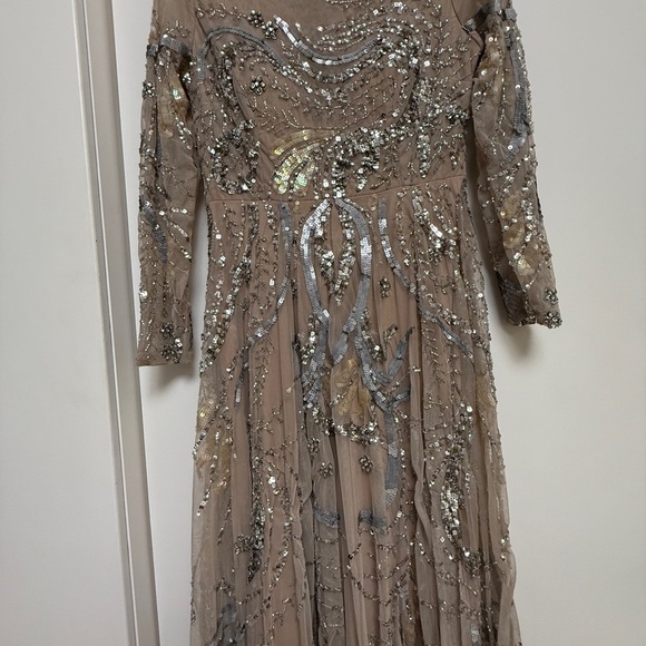 NWT | Mac Duggal 5217 Nude Elegant Sequin Embellished Cream Gown Size 4 - Picture 6 of 12